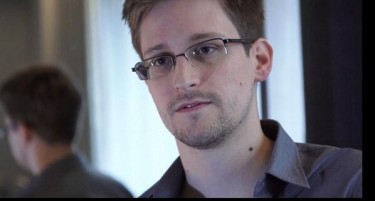 Edward Snowden. Foto tuiteada por Periódico Mundo News.