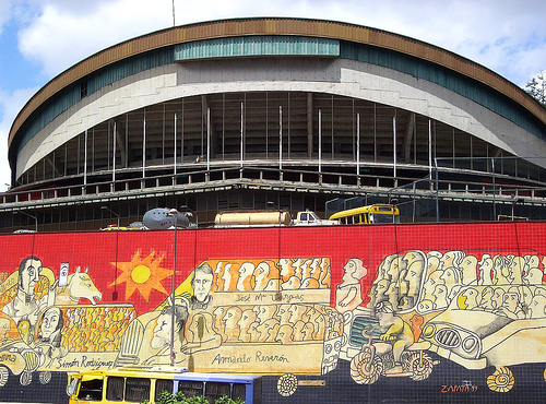 Mural „vozači Venecuele“, slika korisnika flickra ruurmo, upotrebljena pod licencom Atribución-LicenciarIgual 2.0 Genérica de Creative Commons