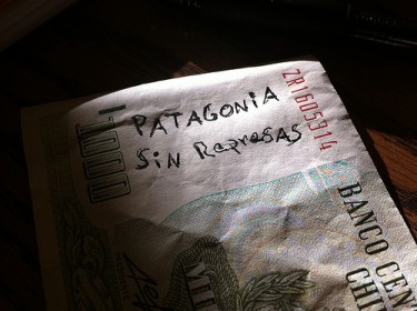 1000 pesos cileni su cui hanno scritto Patagonia senza dighe