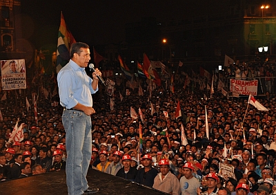 Humala addresses his constituents in the Dos De Mayo Plaza, Lima.  Photo: Courtesy of Gana Perú Press.