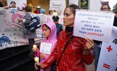 August 2009: Protest by parents of children who died in the fire, photo by Prometeo Lucero (CC BY-NC 2.0) 