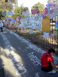 Manifestazione a favore di Daniel Zamudio e la sua famiglia a Curicó, Cile. Immagine da utente Twitter, @JParadaHoyl, utilizzata su consenso.