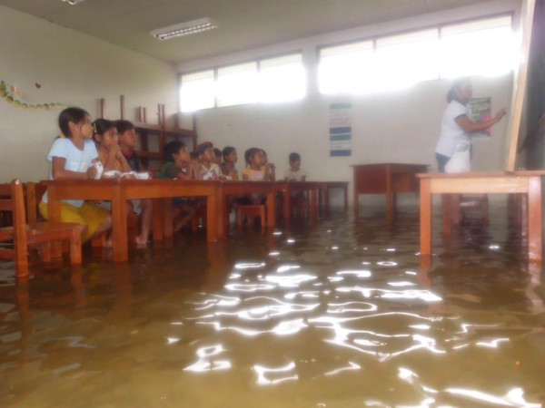 Colegio inundado, Belén, Iquitos, Perú