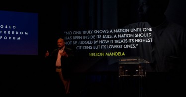 Humberto Prado, citando a Nelson Mandela durante su presentación. Derechos reservados, Flickr/MarieBW