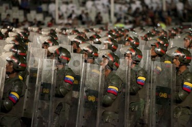 Guardia Nacional Bolivariana (GNB) durante celebración 202 de la independencia de Venezuela. Foto de Santi Donaire, copyright Demotix.