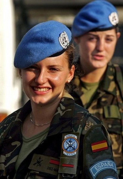 Jóvenes soldados españolas en misión de paz con la ONU. Foto del blog blogodisea. 