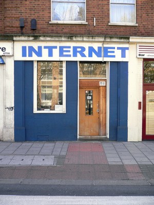 Internet cafe. Photo by Pixelthing via Flickr (CC BY-SA 2.0)