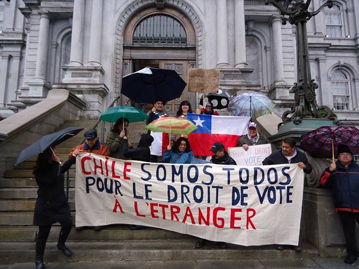 Chilenos en Montreal, Canadá exigen el derecho a votar en el extranjero. Foto compartida en la página de Facebook de Haz tu Voto Volar