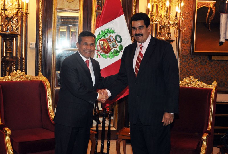 Le président du Pérou Ollanta Humala avec son homologue venezuelien Nicolás Maduro. Photo de Presidencia Perú en Flickr, sous la licence Creative Commons (CC BY-NC-SA 2.0) 