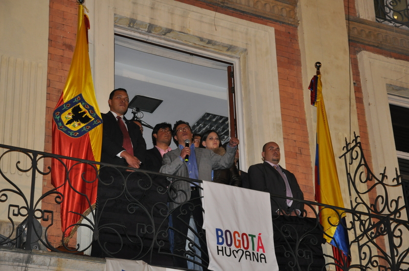 El Presidente Santos durante anuncio de destitución de Petro como alcalde de Bogotá. 19 de Marzo, 2014. Foto de Latin America Photojournalism, copyright Demotix.