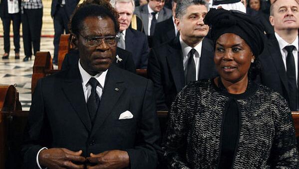 Obiang y su esposa en el funeral por el expresidente Suárez