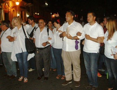Poetas durante el evento "Poetas en Marcha" en el Viejo San Juan.