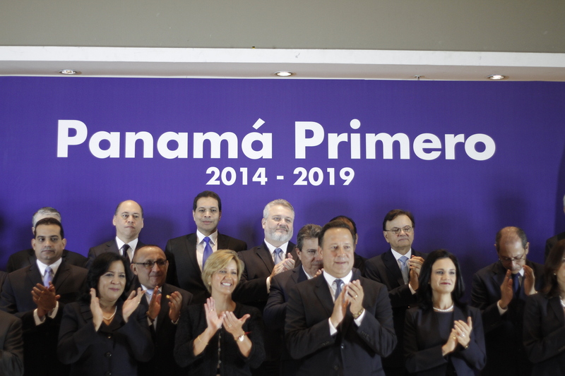 Newly elected President of Panama presents his ministers