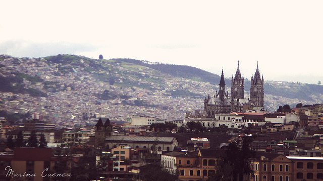 Vista panorámica de Quito. Imagen en flickr del usuario DarlynMeyer (CC BY-NC 2.0).