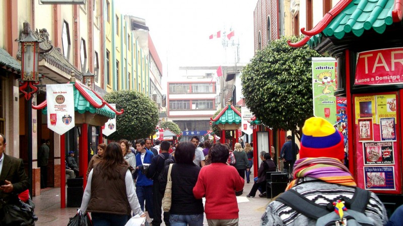 Lima Chinatown. Image on Flickr by user patrikalex (CC BY-NC-SA 2.0).