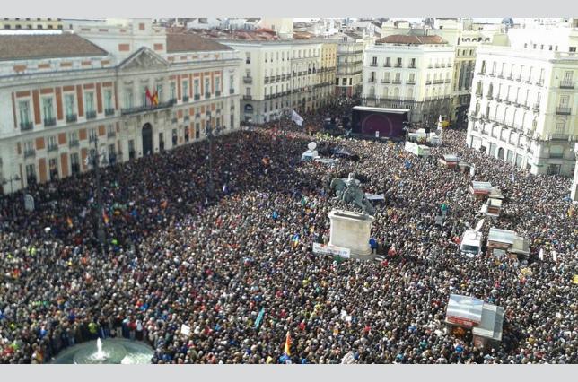 "A grande marcha pela mudança", em Madrid, Espanha. Foto de Olmo Calvo, Periódico Diagonal. Republicada sob uma Licença Creative Commons.