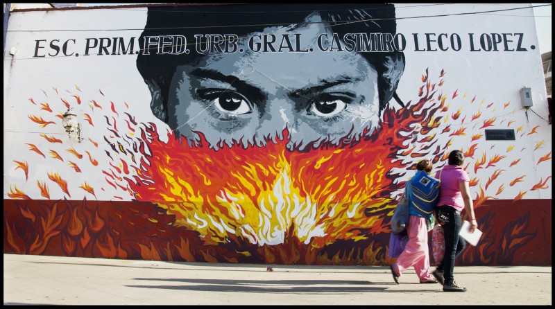 Mural en Cherán. Realizado por el Colectivo DEXPIERTE - Colombia, en el tercer aniversario del Gobierno Comunal. Fotografía del Colectivo DEXPIERTE. Publicada con permiso.