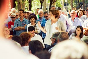 Ada Colau, vencedera de las elecciones municipales de Barcelona, en una asamblea de barrio. Foto BenComu (CC BY-SA 4.0)